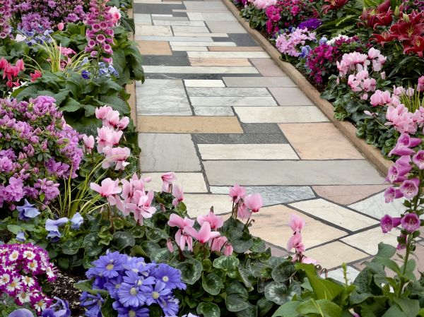 Cost of Garden Path Installation in Green Valley